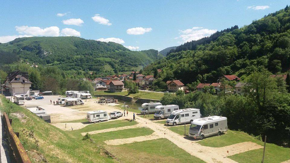 Sobe Sa Kupatilom Jajce Zewnętrze zdjęcie