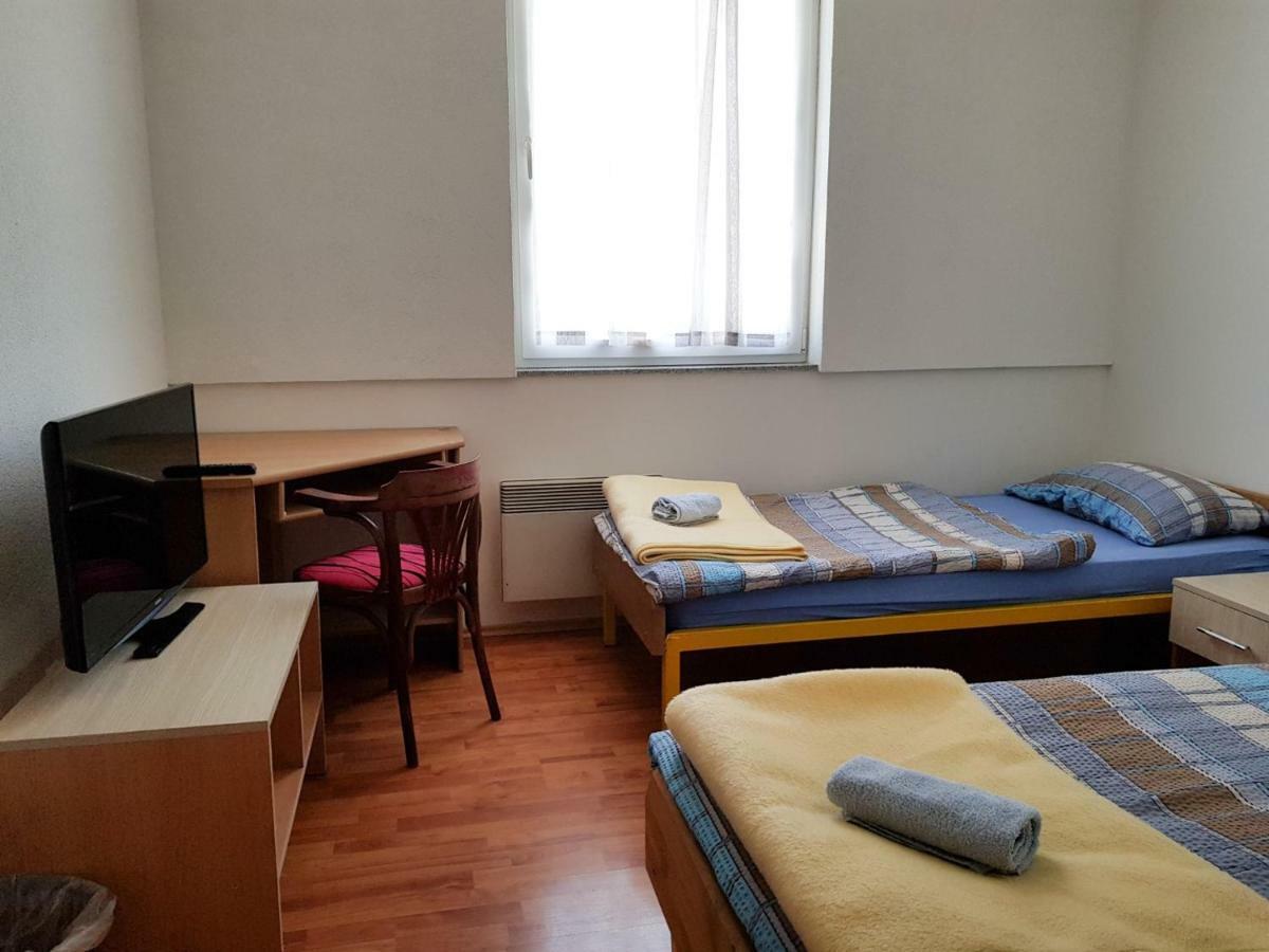 Sobe Sa Kupatilom Jajce Zewnętrze zdjęcie